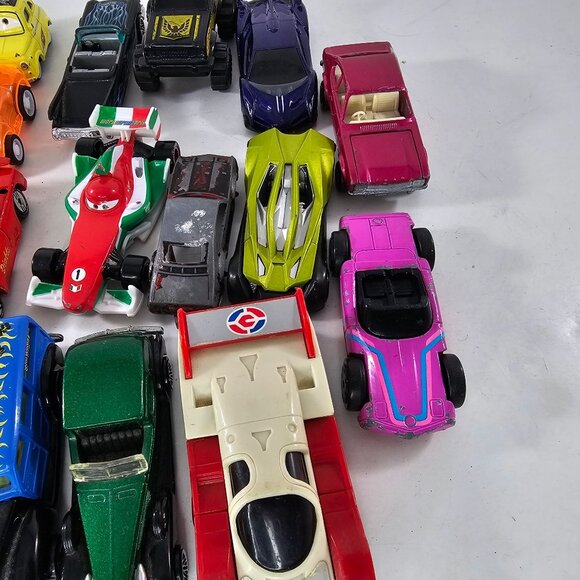 Mixed Toy Car Lot Matchbox Hot Wheels Assorted Styles Vintage Modern - Picture 4 of 10